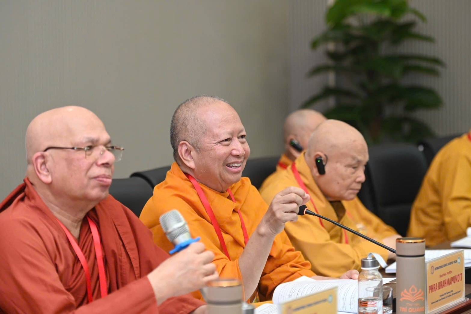 พระพรหมบัณฑิตชื่นชมความร่วมมือระหว่างคณะสงฆ์และรัฐบาลเวียดนามในการเตรียมจัดงานวิสาขบูชาโลก